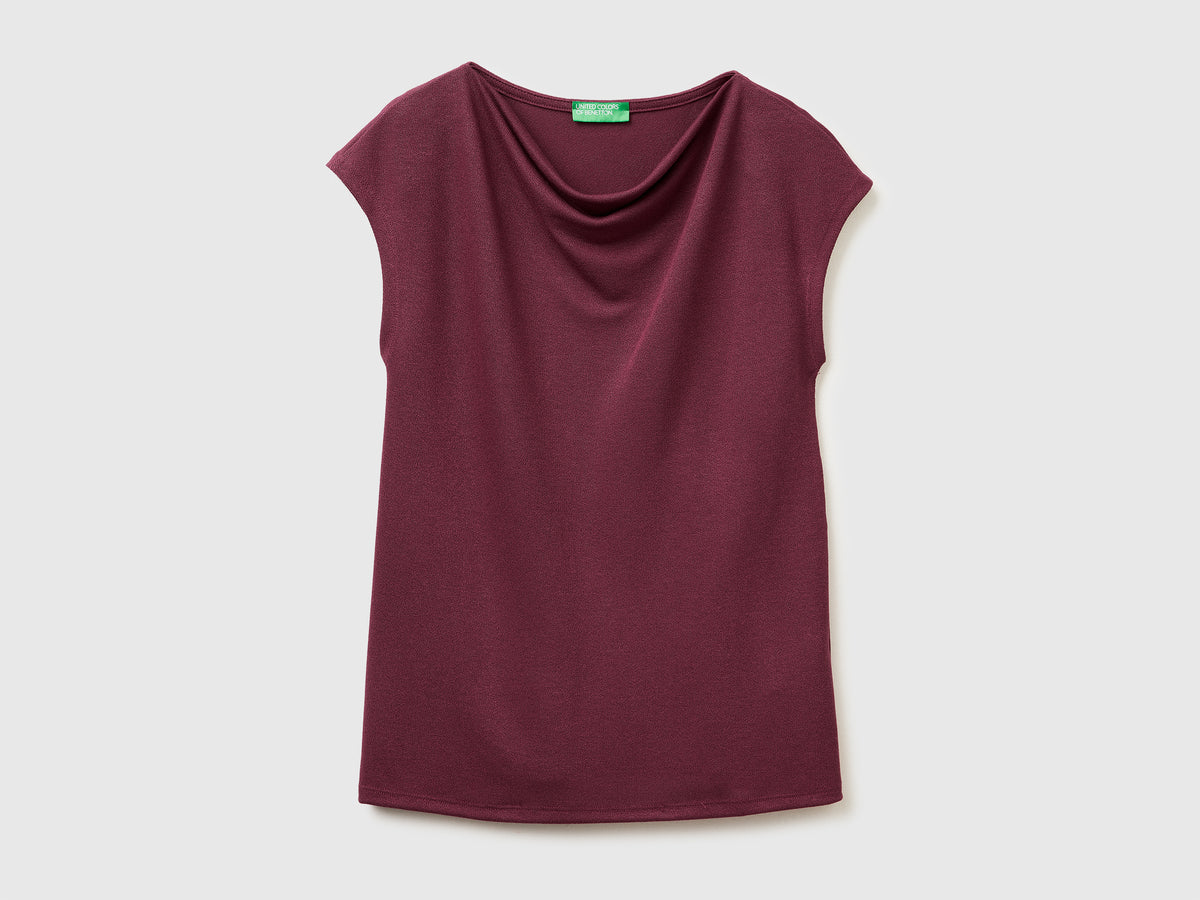 T-shirt smanicata in crêpe