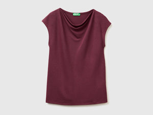 T-shirt smanicata in crêpe