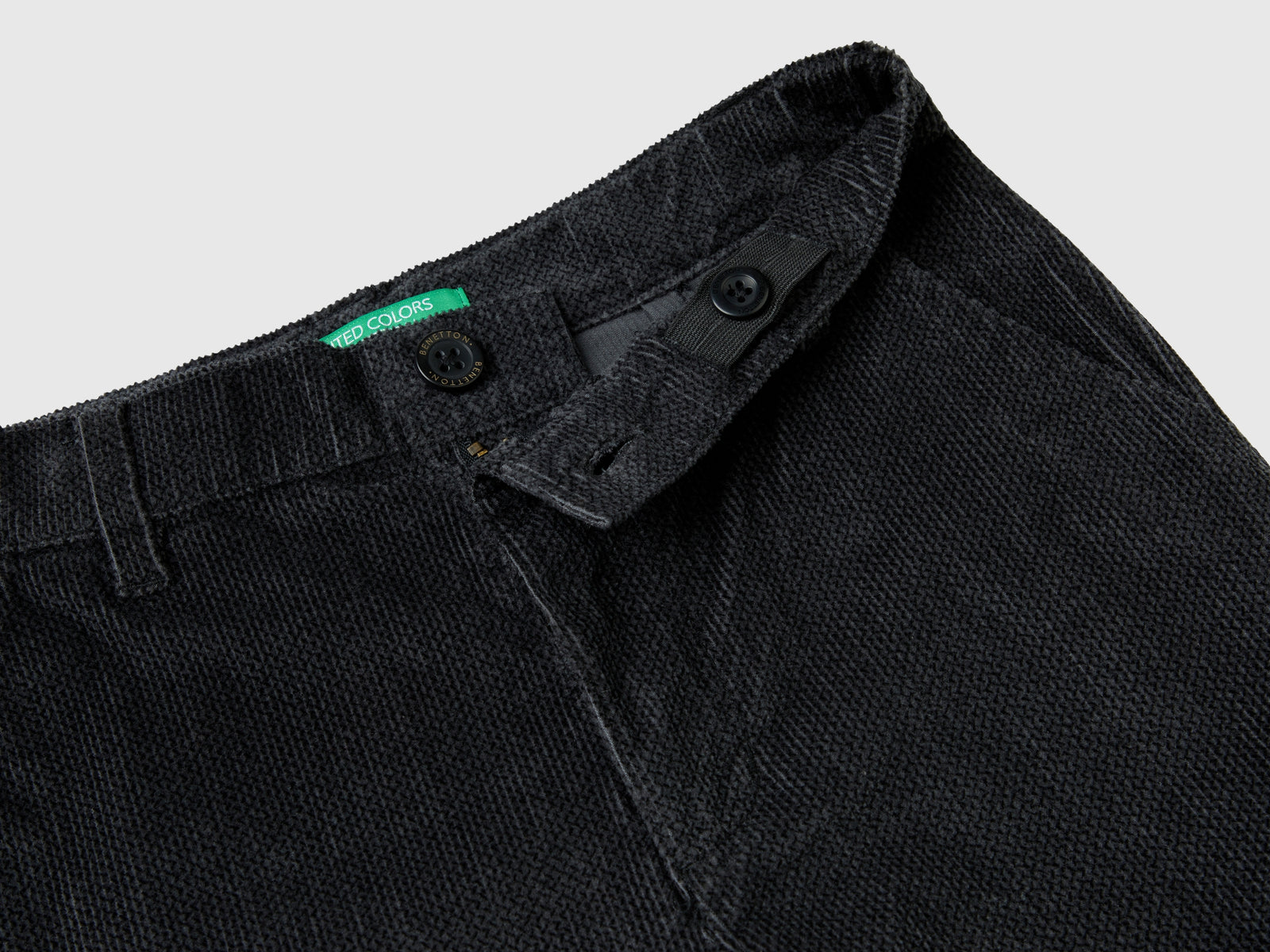 Pantaloni in velluto slim fit da bambino grigio scuro 3 | Benetton Outlet
