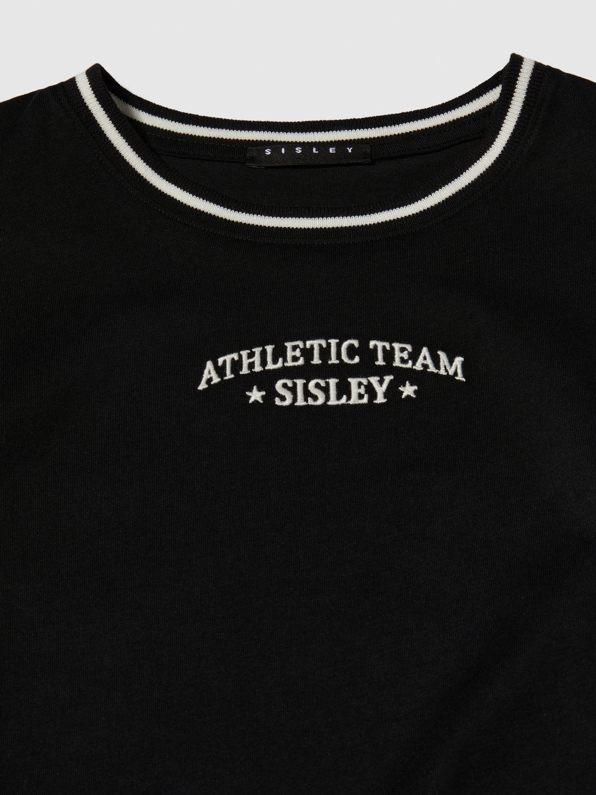 T-shirt con ricamo
