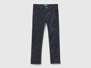 Pantaloni slim fit in velluto stretch