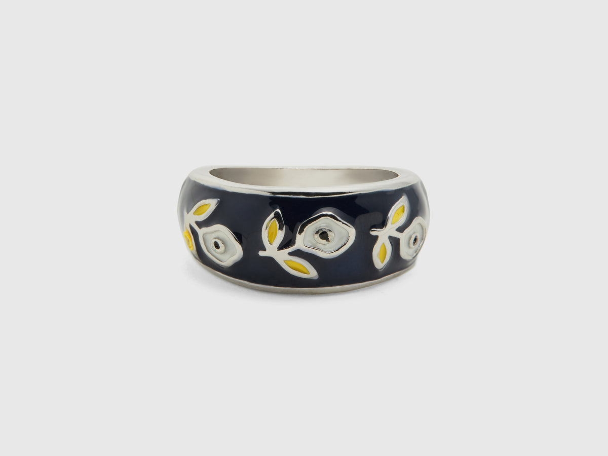 Anello a fascia con fiori