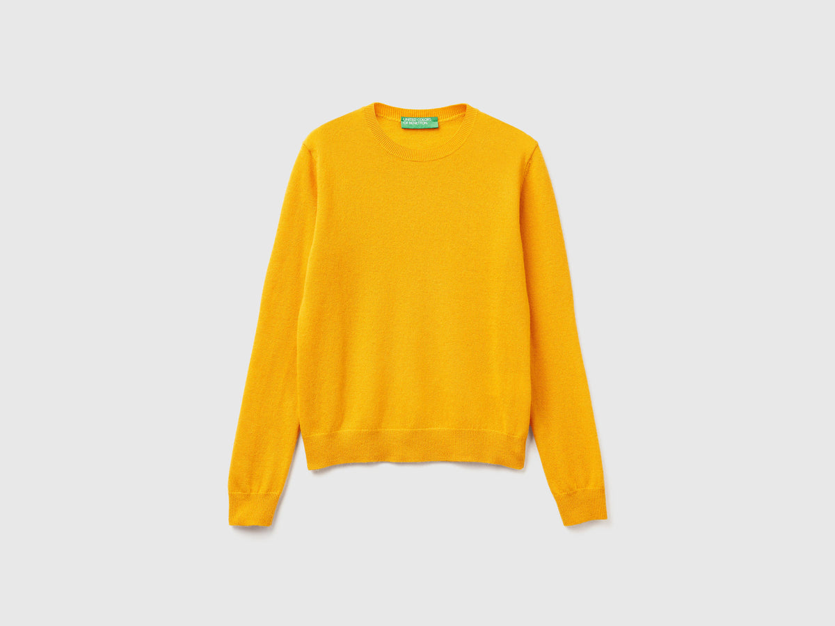 Maglia girocollo giallo ocra in lana Merino