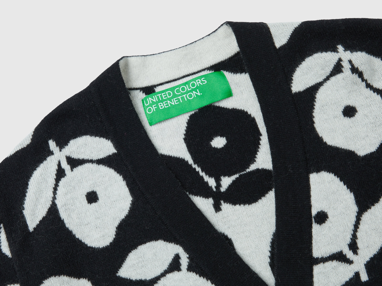 Cardigan con intarsi floreali da donna nero 3 | Benetton Outlet