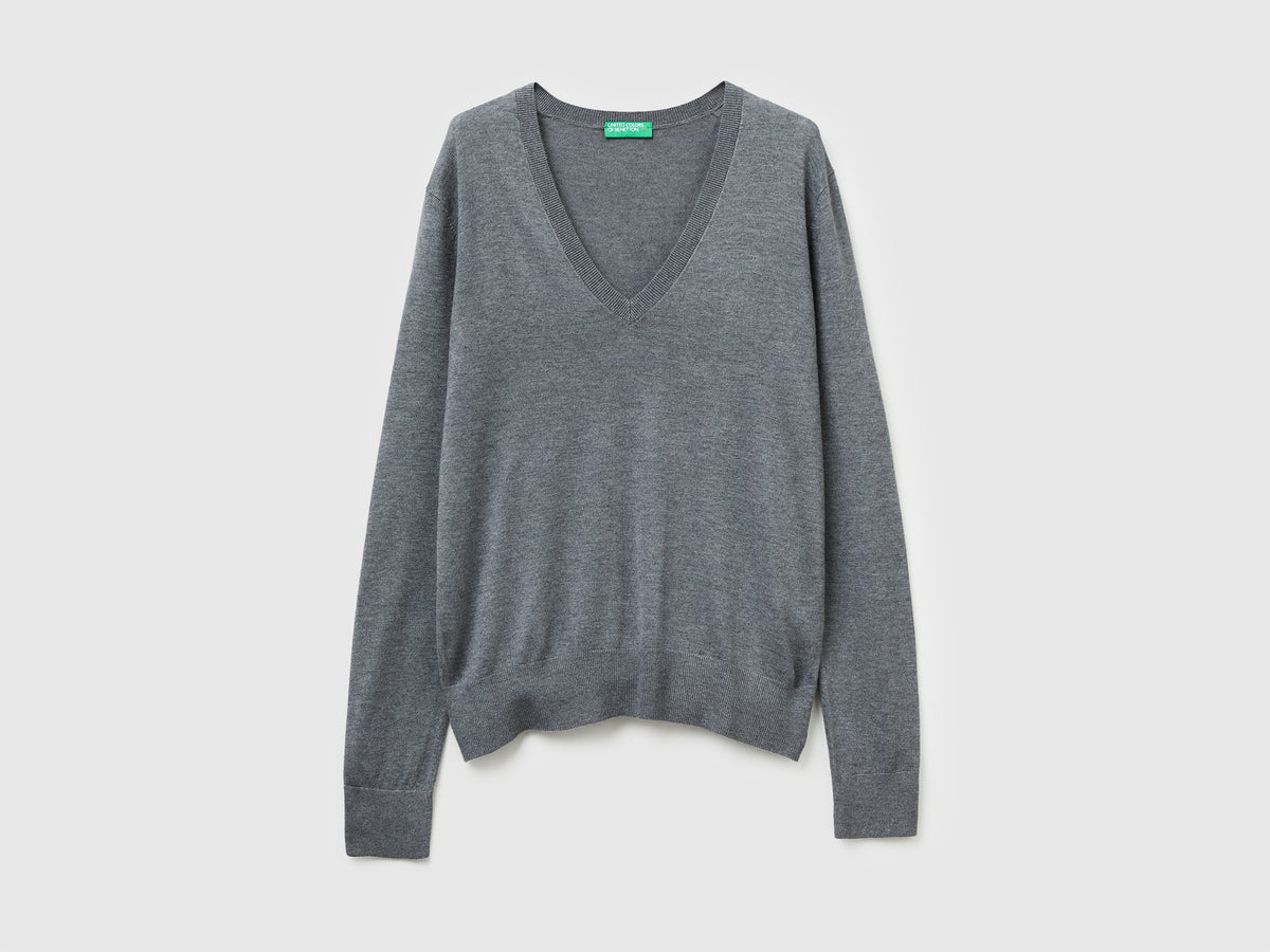 Maglia con scollo a V in misto seta