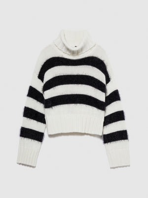 Maglia a righe con maxi collo