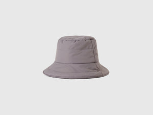 Cappello imbottito trapuntato