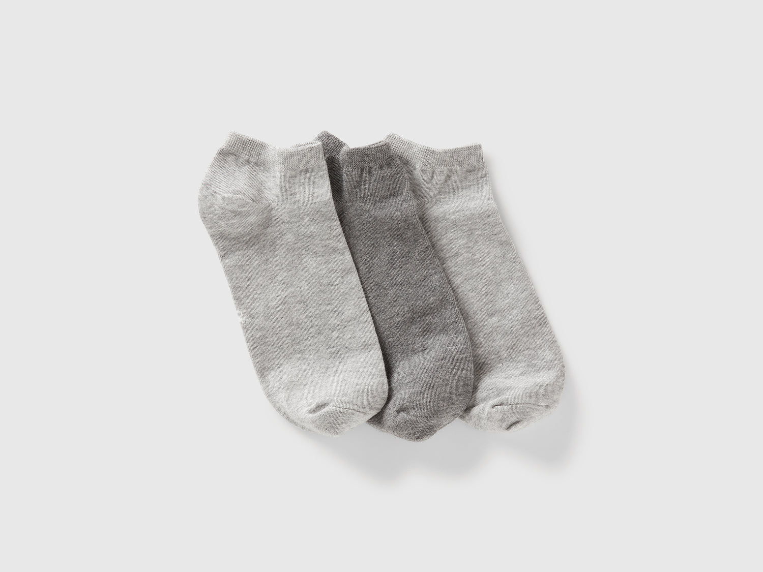 Tre paia di calzini corti da uomo grigio | Benetton Outlet