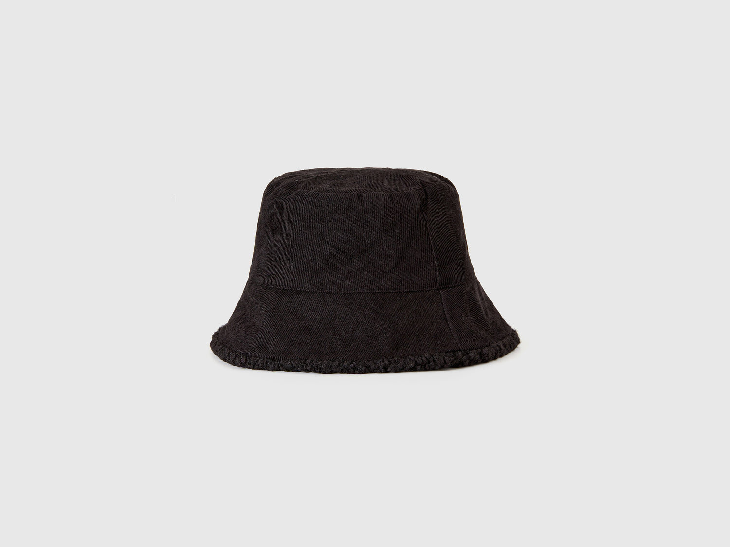 Cappello alla pescatora reversibile da donna nero | Benetton Outlet