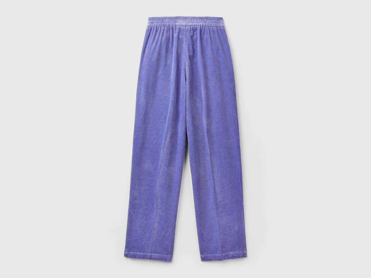 Wide velvet trousers