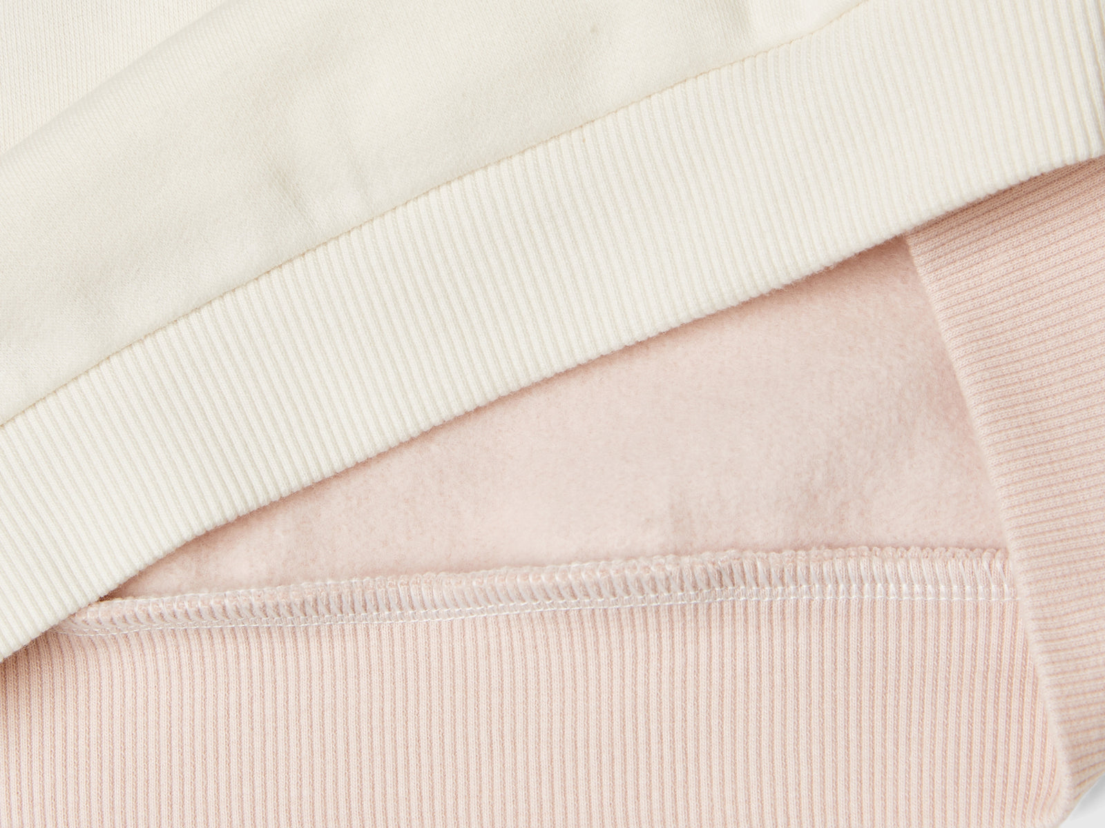 Felpa chiusa con stampa glitter da bimba multi-color 3 | Benetton Outlet