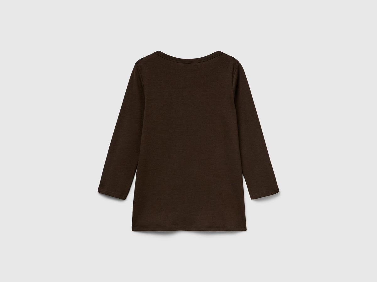 T-shirt con scollo a barchetta