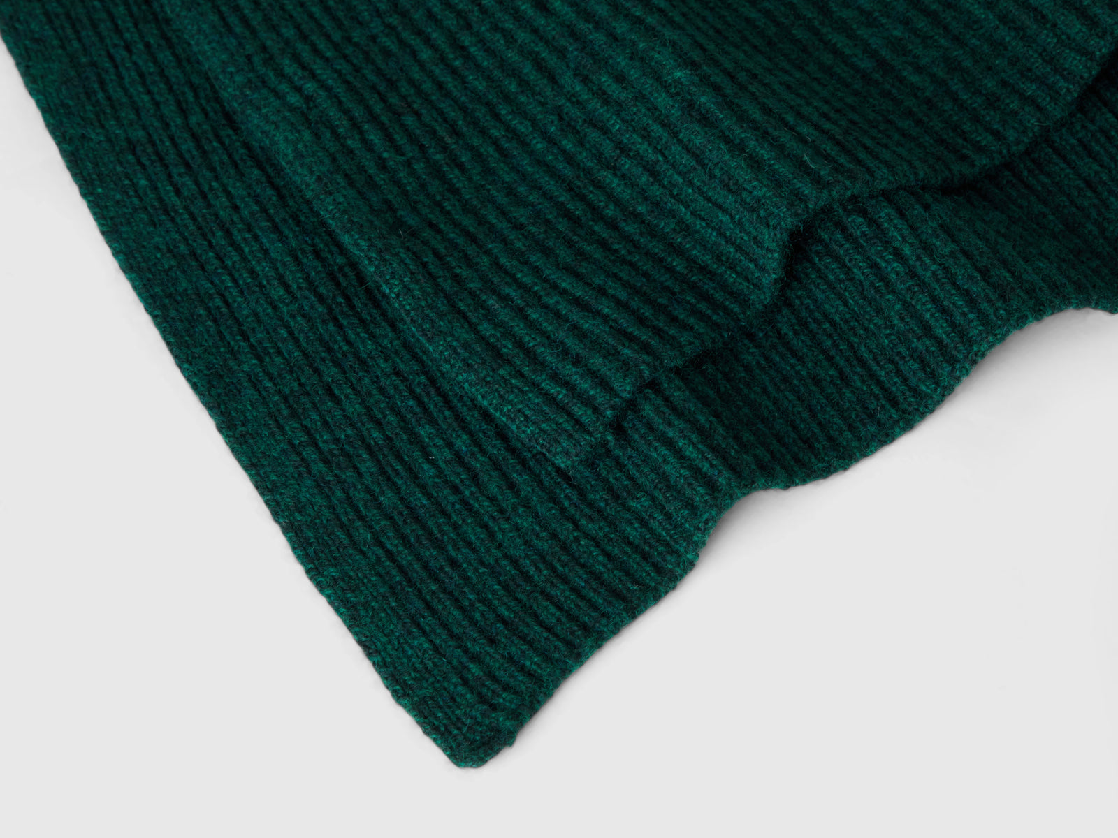 Sciarpa in misto lana e cashmere da uomo verde scuro 2 | Benetton Outlet