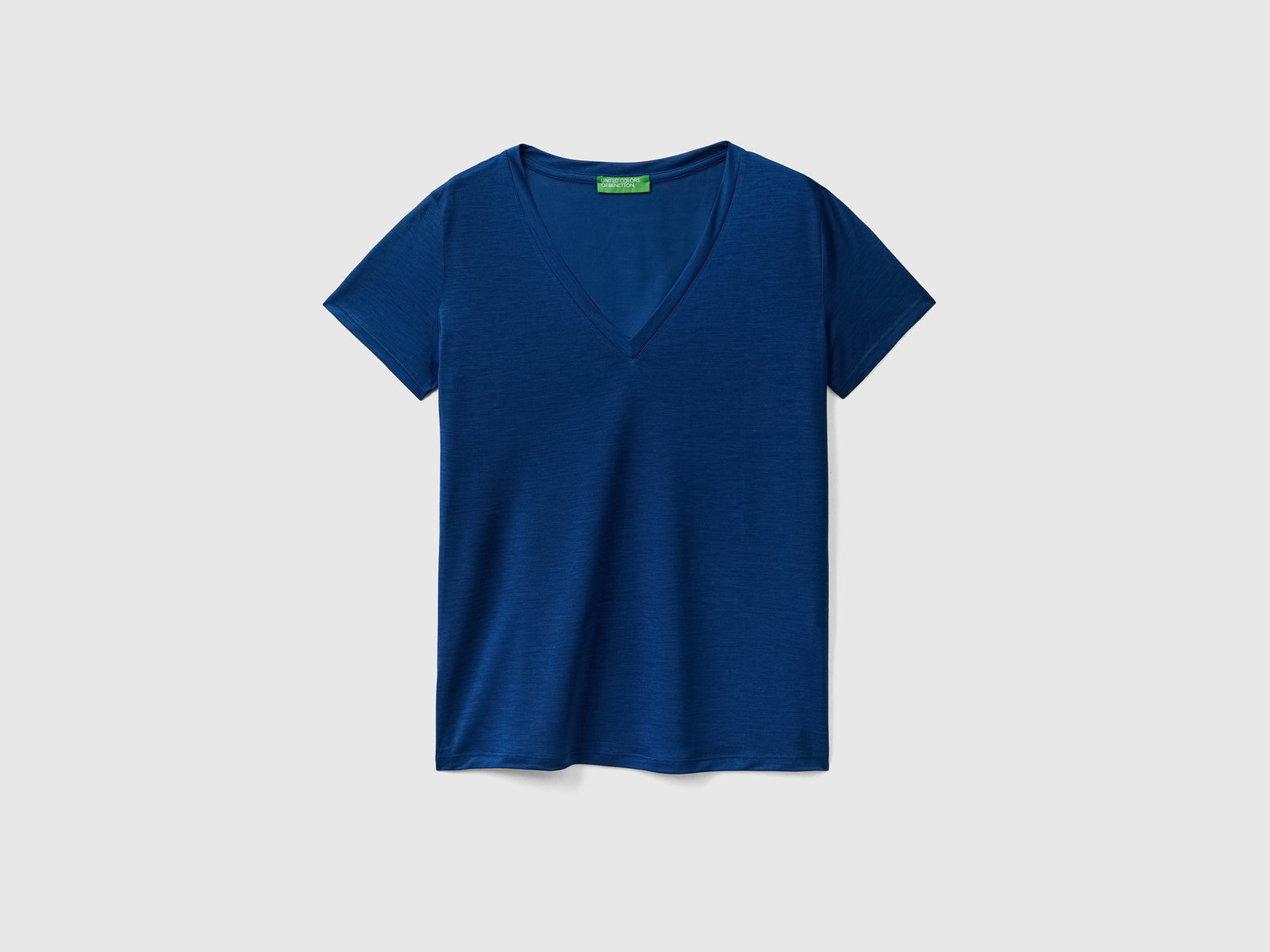Maglietta a manica corta con scollo a V da donna blu scuro | Benetton Outlet