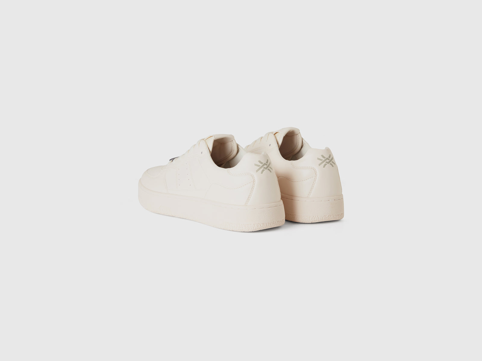 Sneakers basse da uomo bianco panna 2 | Benetton Outlet