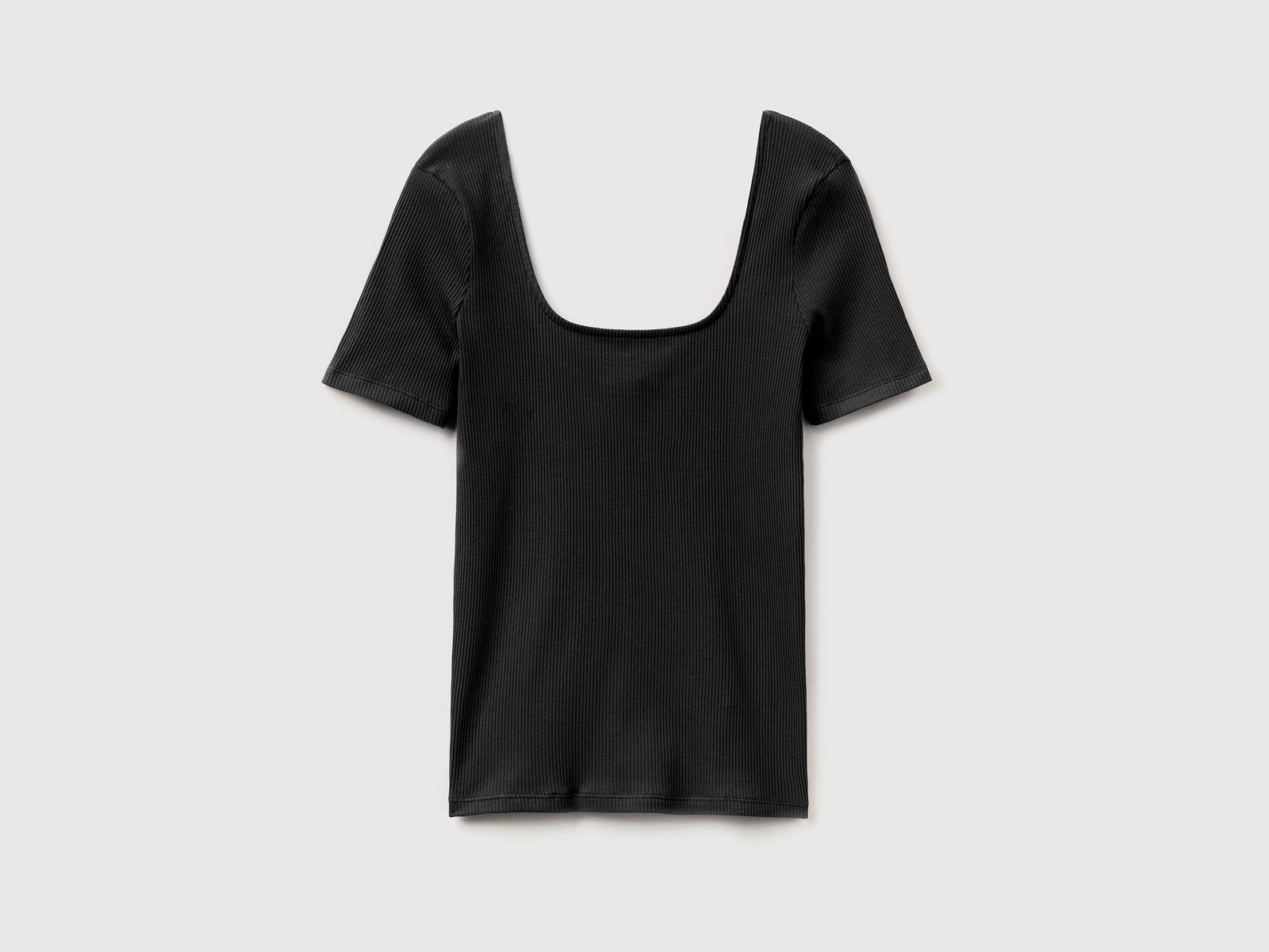 Maglietta a manica corta in costina di cotone elasticizzato da donna nero | Benetton Outlet