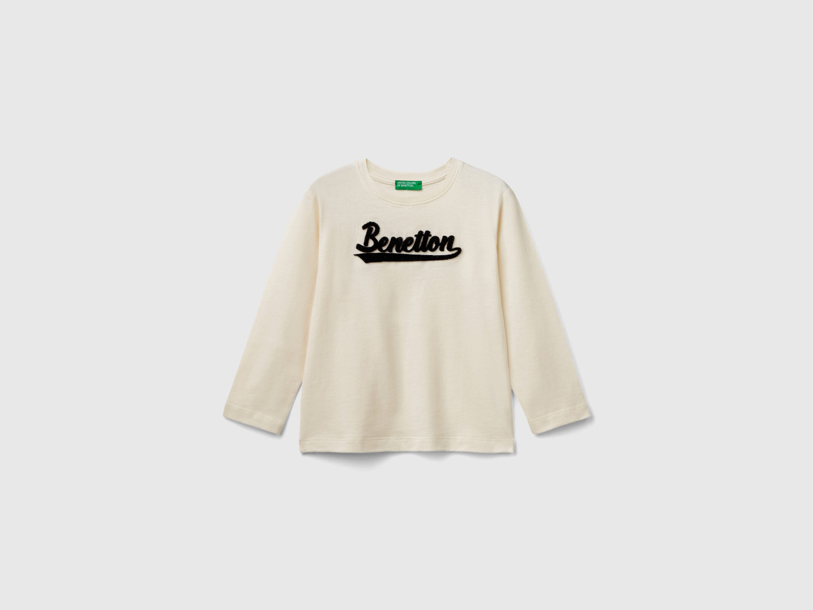 T-shirt con ricamo logo in cotone bio da bimbo bianco panna | Benetton Outlet