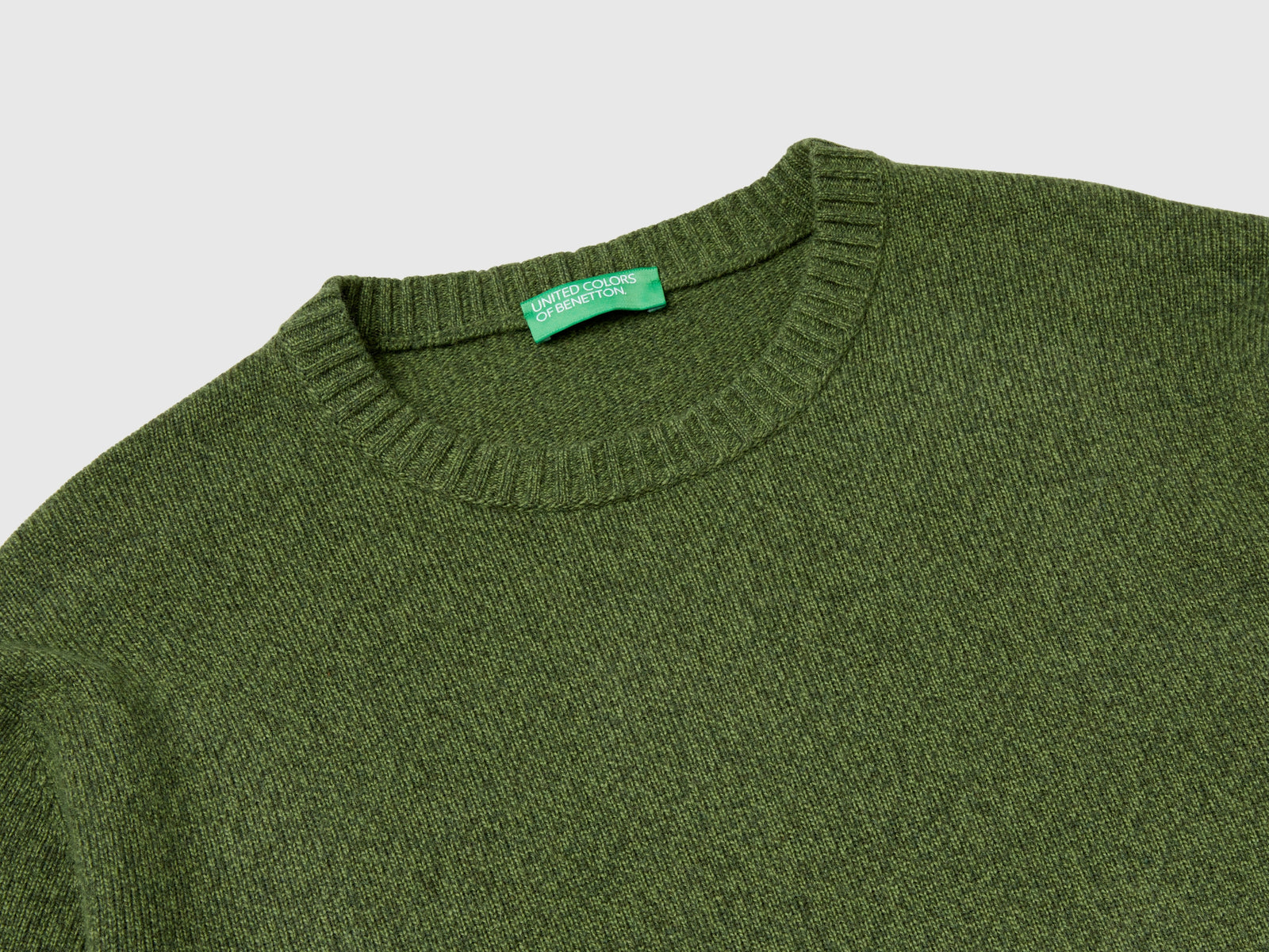 Maglia girocollo in misto lana e cashmere da uomo verde oliva 3 | Benetton Outlet