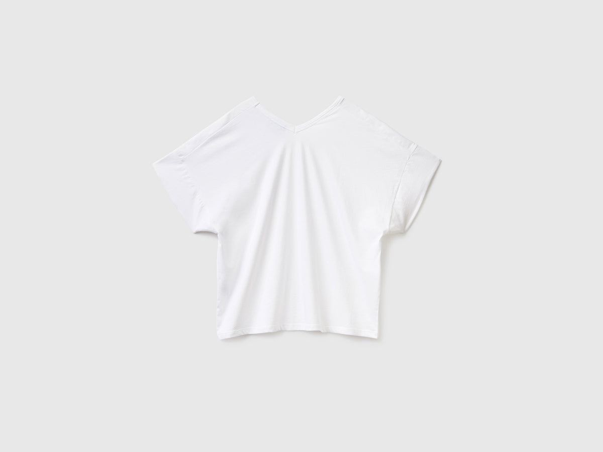 T-shirt in puro cotone con scollo a V davanti e dietro