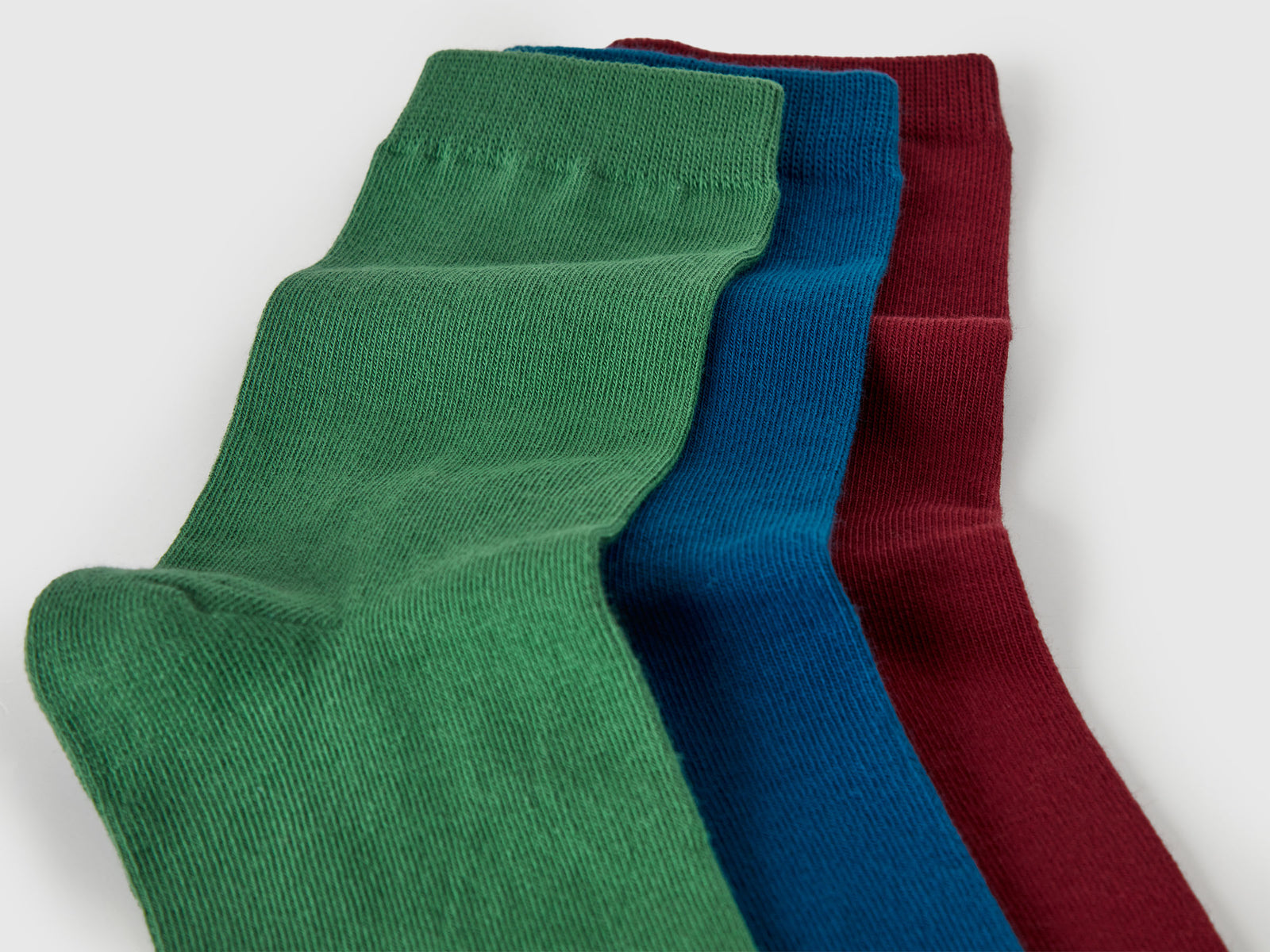 Tre paia di calzini lunghi in cotone stretch da uomo multi-color 2 | Benetton Outlet