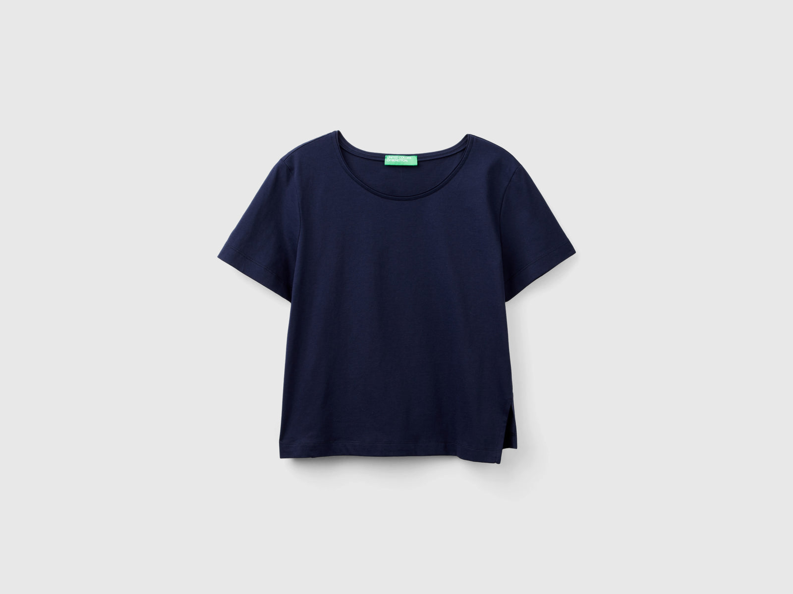 T-shirt a manica corta con spacco da donna blu scuro | Benetton Outlet