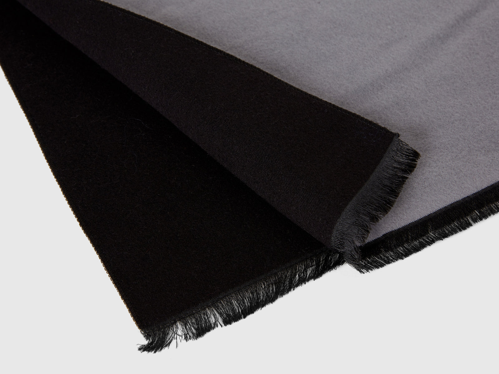 Sciarpa bicolor con frange da donna grigio 2 | Benetton Outlet