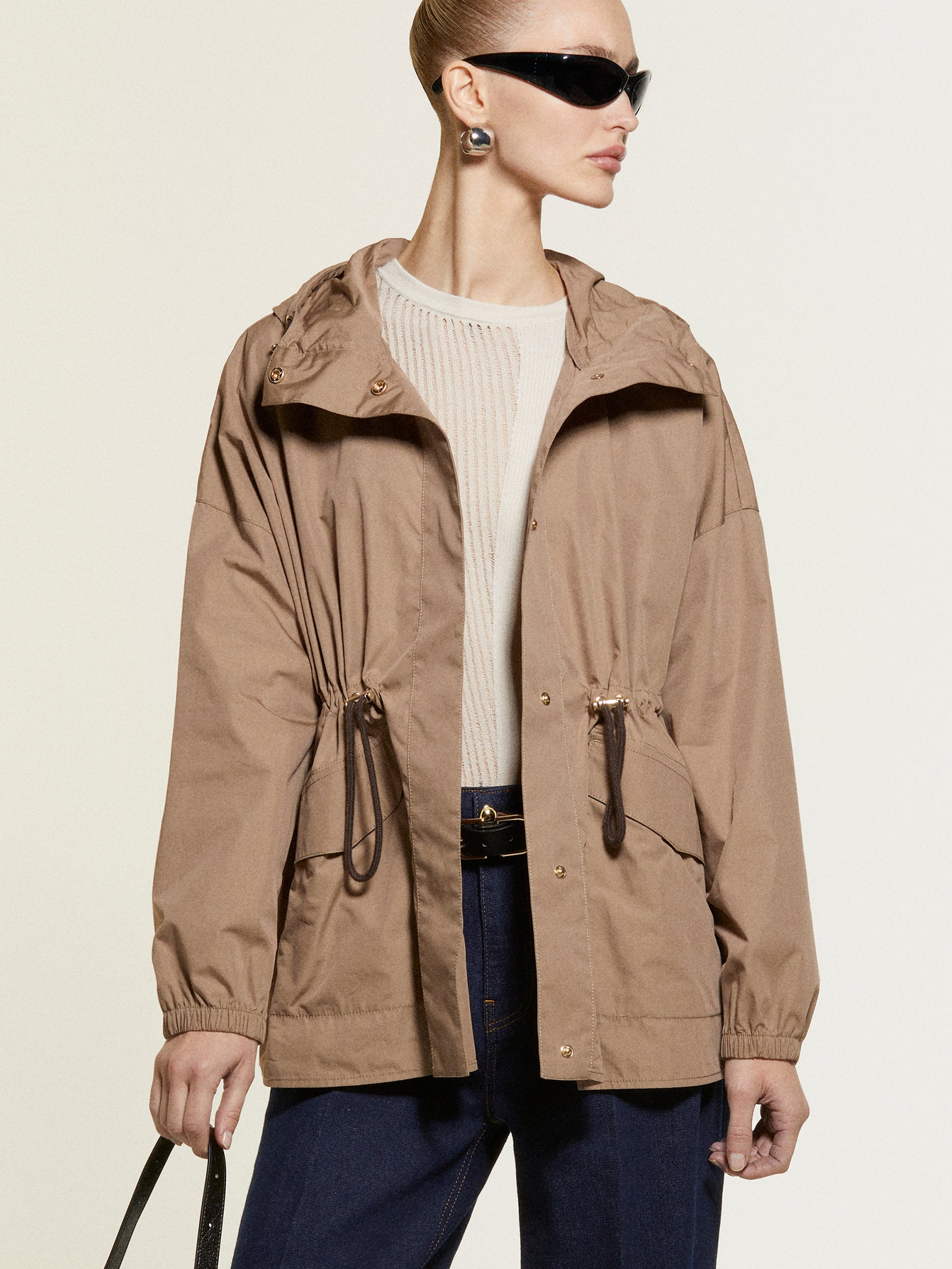 Parka corto con cappuccio da donna marrone 4 | Sisley Outlet
