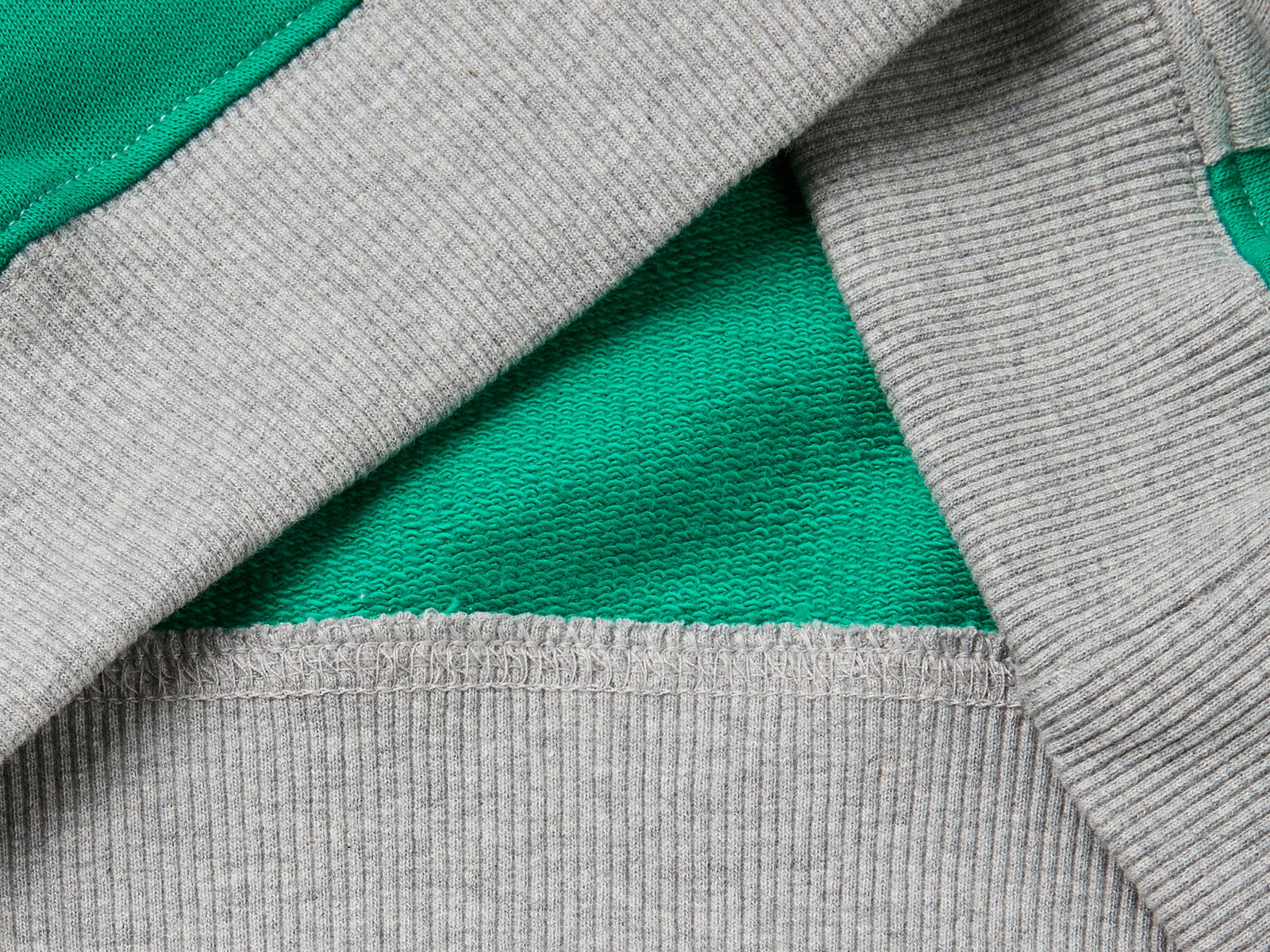 Felpa con stampa e cappuccio da bambino multi-color 3 | Benetton Outlet