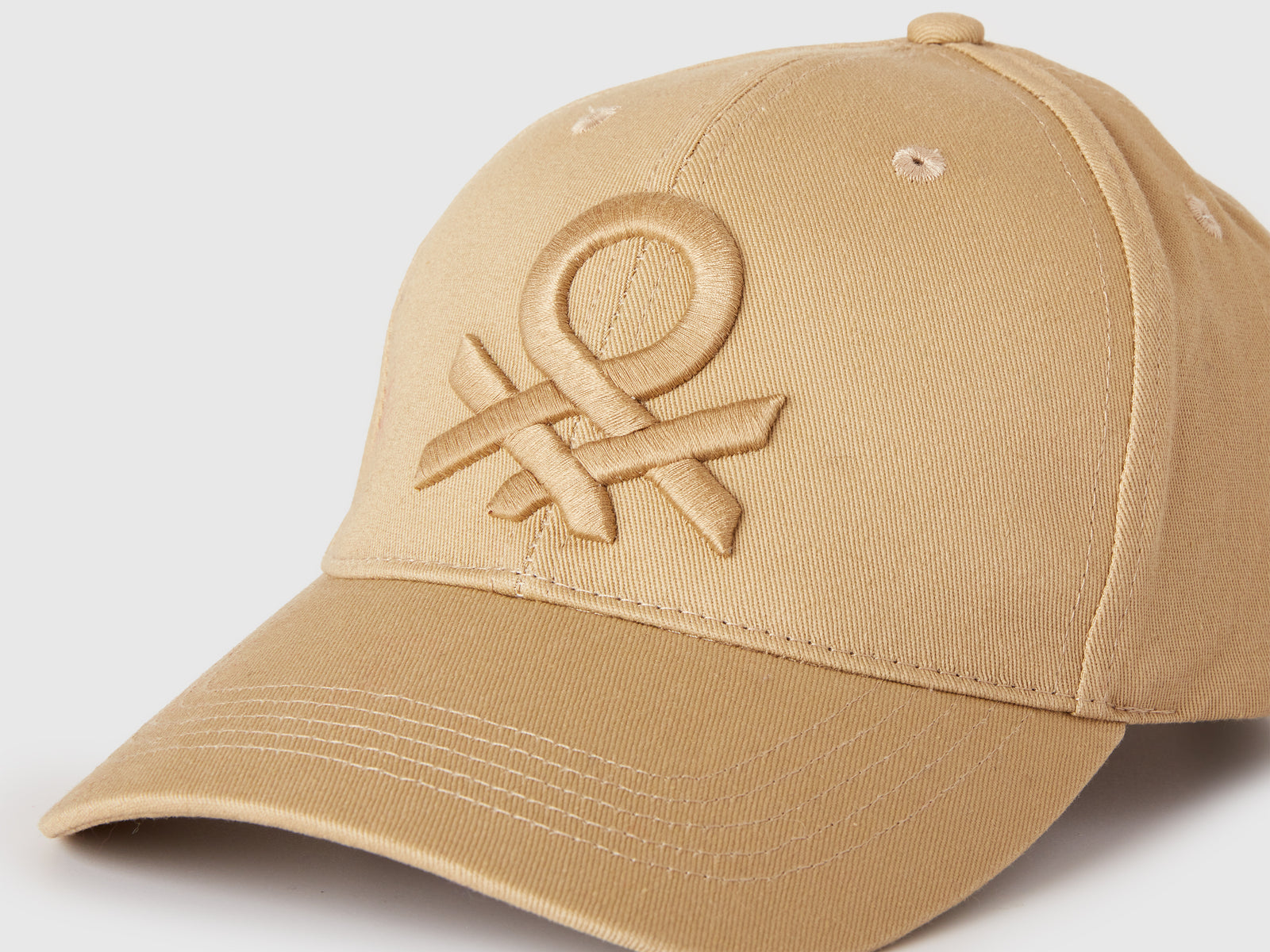 Cappello baseball con logo ricamato da uomo beige 3 | Benetton Outlet