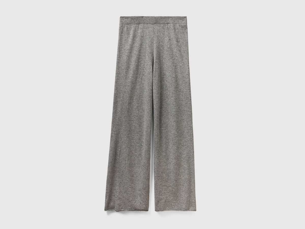 Wide trousers in a wool and cashmere blend