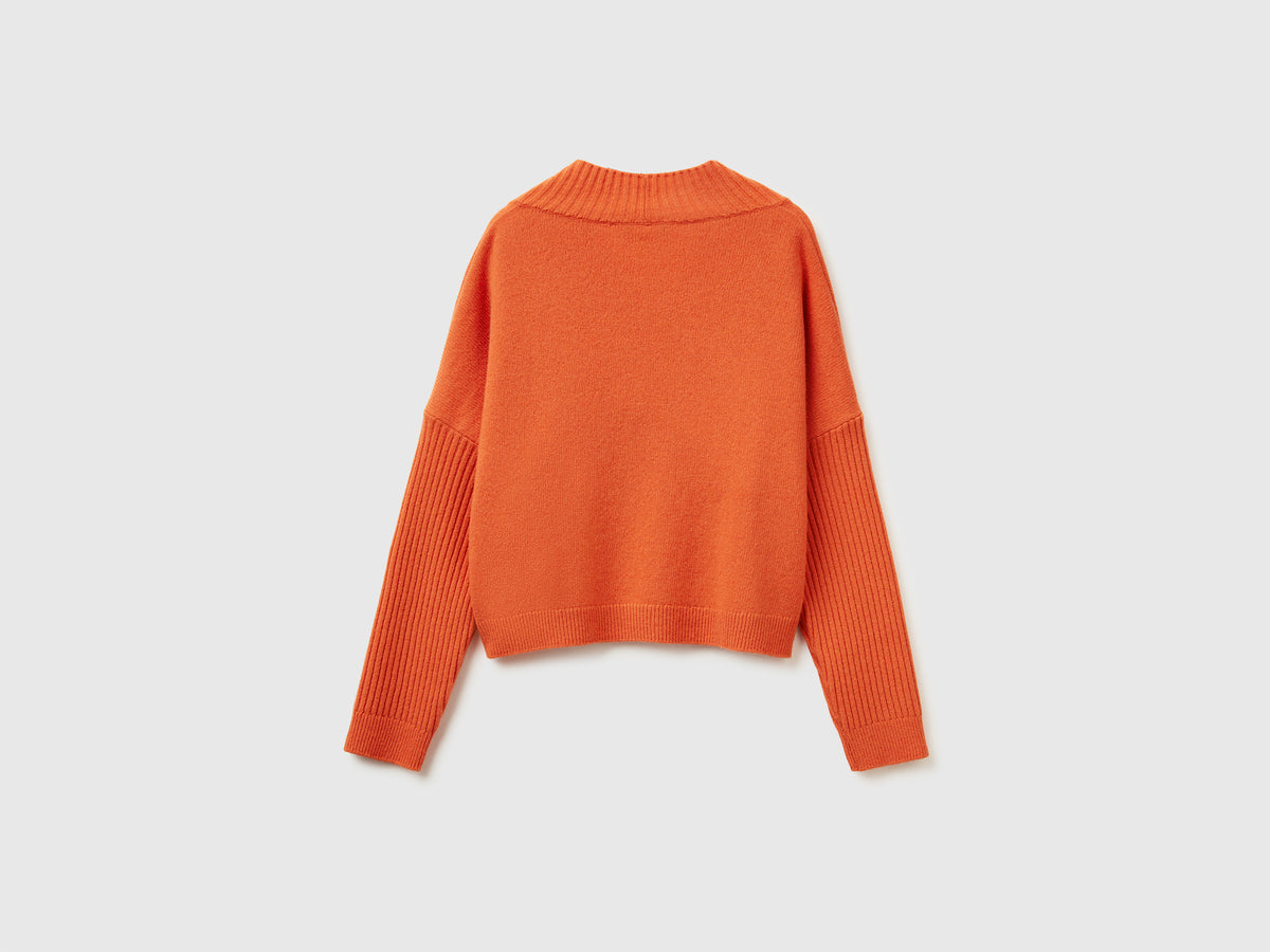 Maglione boxy fit con scollo a V