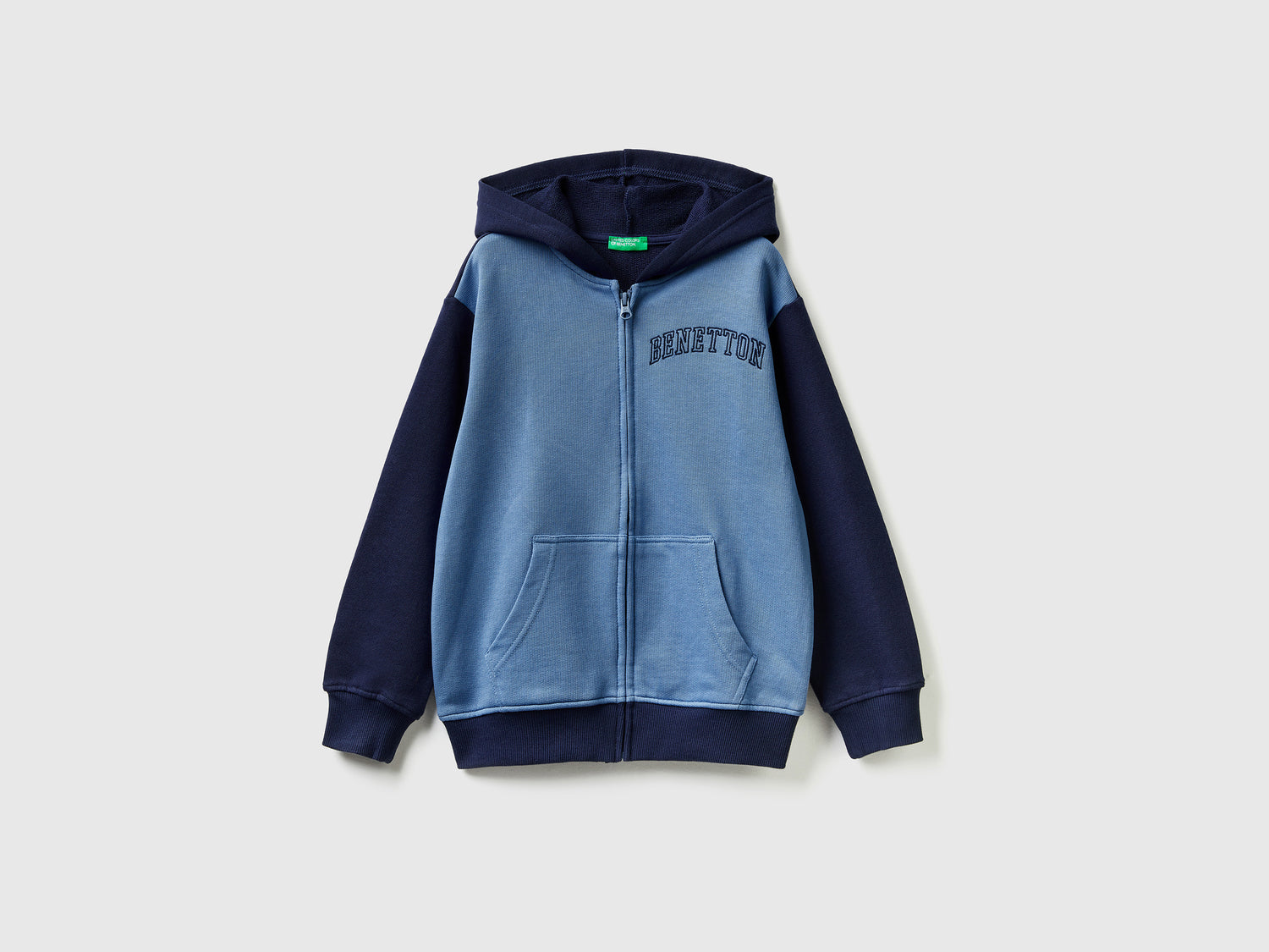 Felpa con zip e ricamo logo da bambino multi-color | Benetton Outlet