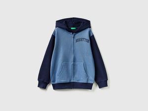 Felpa con zip e ricamo logo