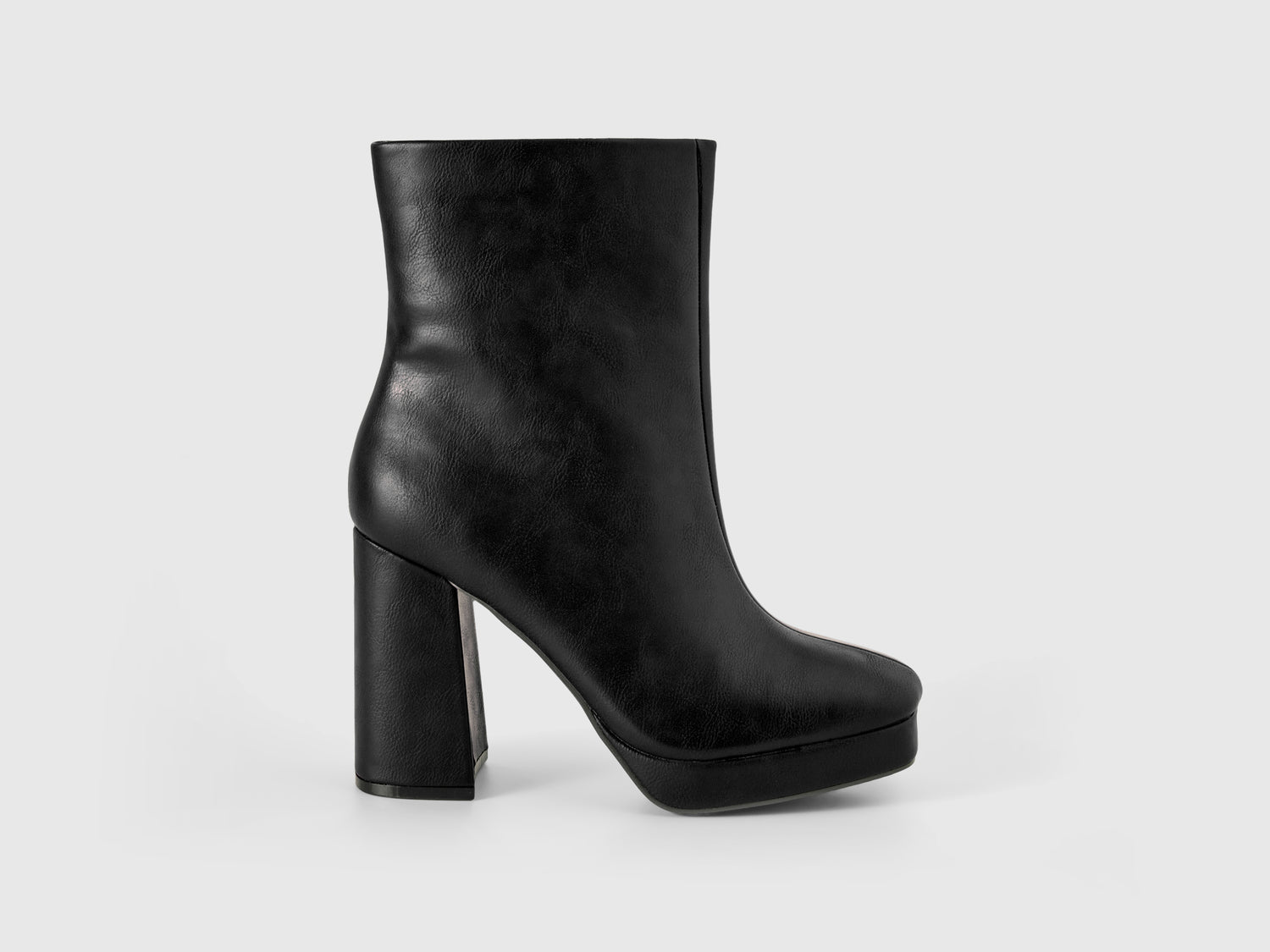 Tronchetti con tacco e plateau da donna nero | Benetton Outlet