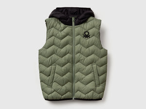 Gilet imbottito con cappuccio
