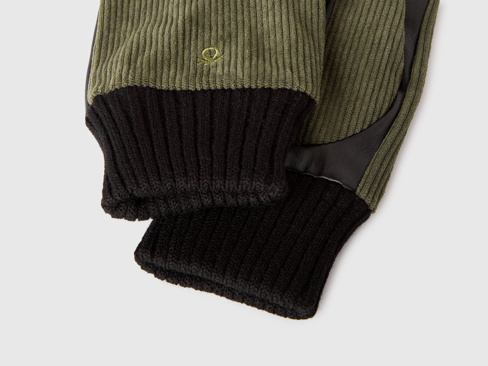 Guanti in velluto da uomo verde militare 3 | Benetton Outlet