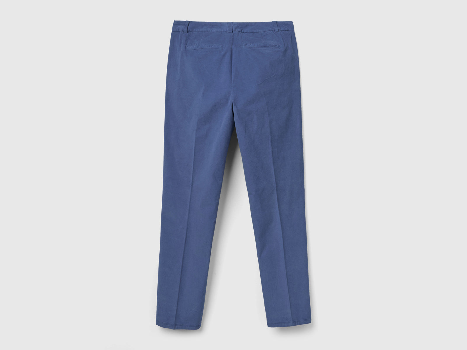 Chino in velluto elasticizzato da donna celeste 2 | Benetton Outlet
