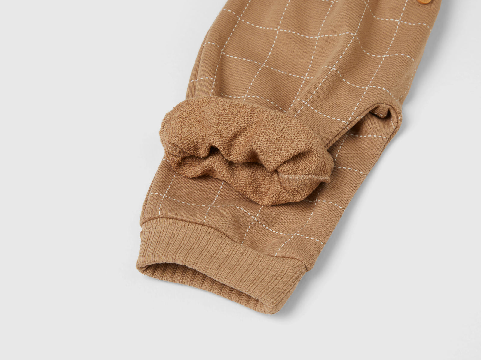 Pantaloni in felpa con bottoni da neonato bruciato 2 | Benetton Outlet