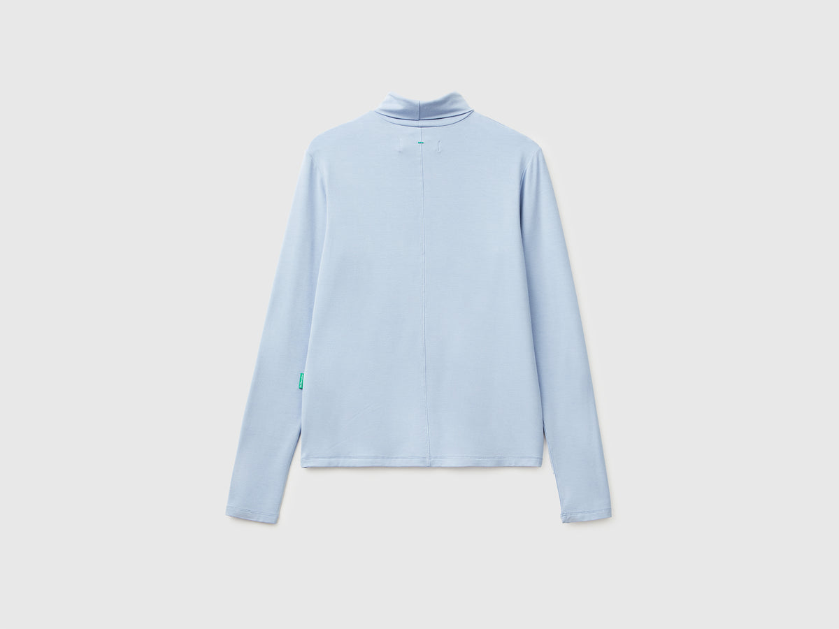 T-shirt dolcevita in viscosa stretch