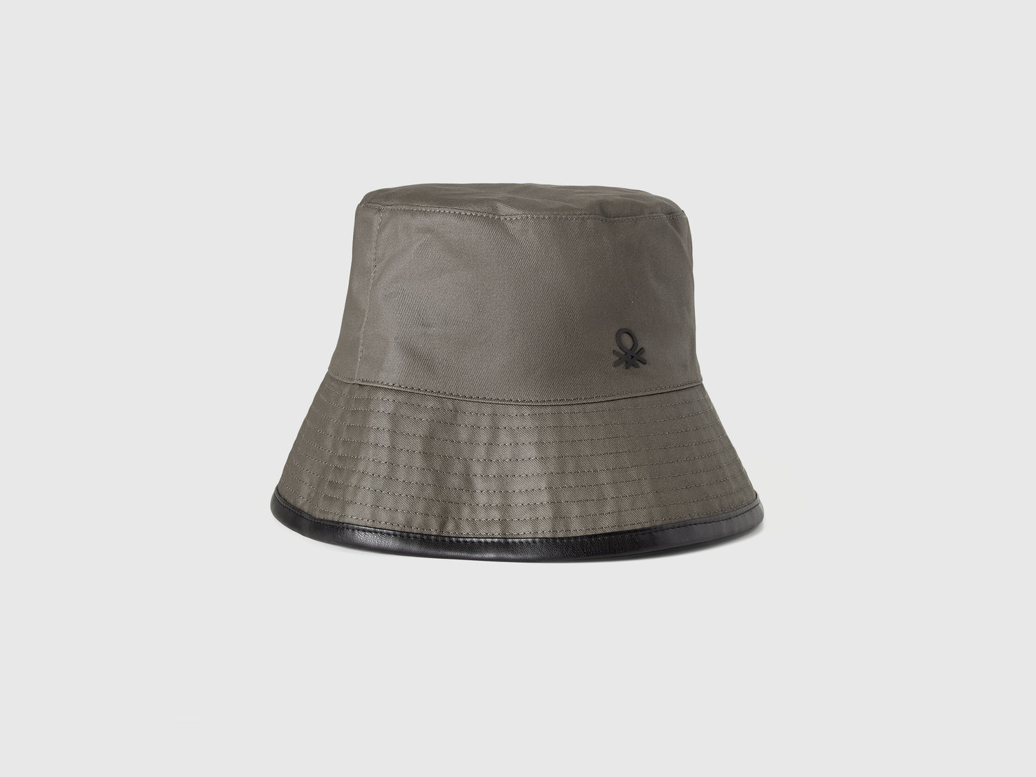 Cappello alla pescatora reversibile da uomo verde militare | Benetton Outlet