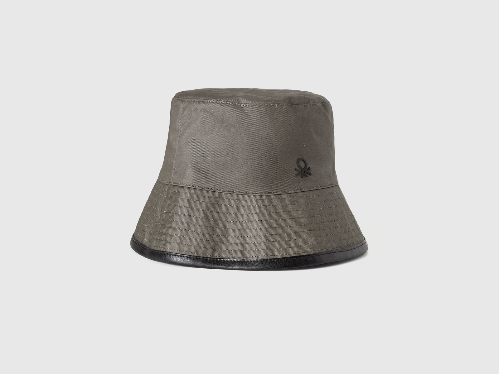 Cappello alla pescatora reversibile da uomo verde militare | Benetton Outlet