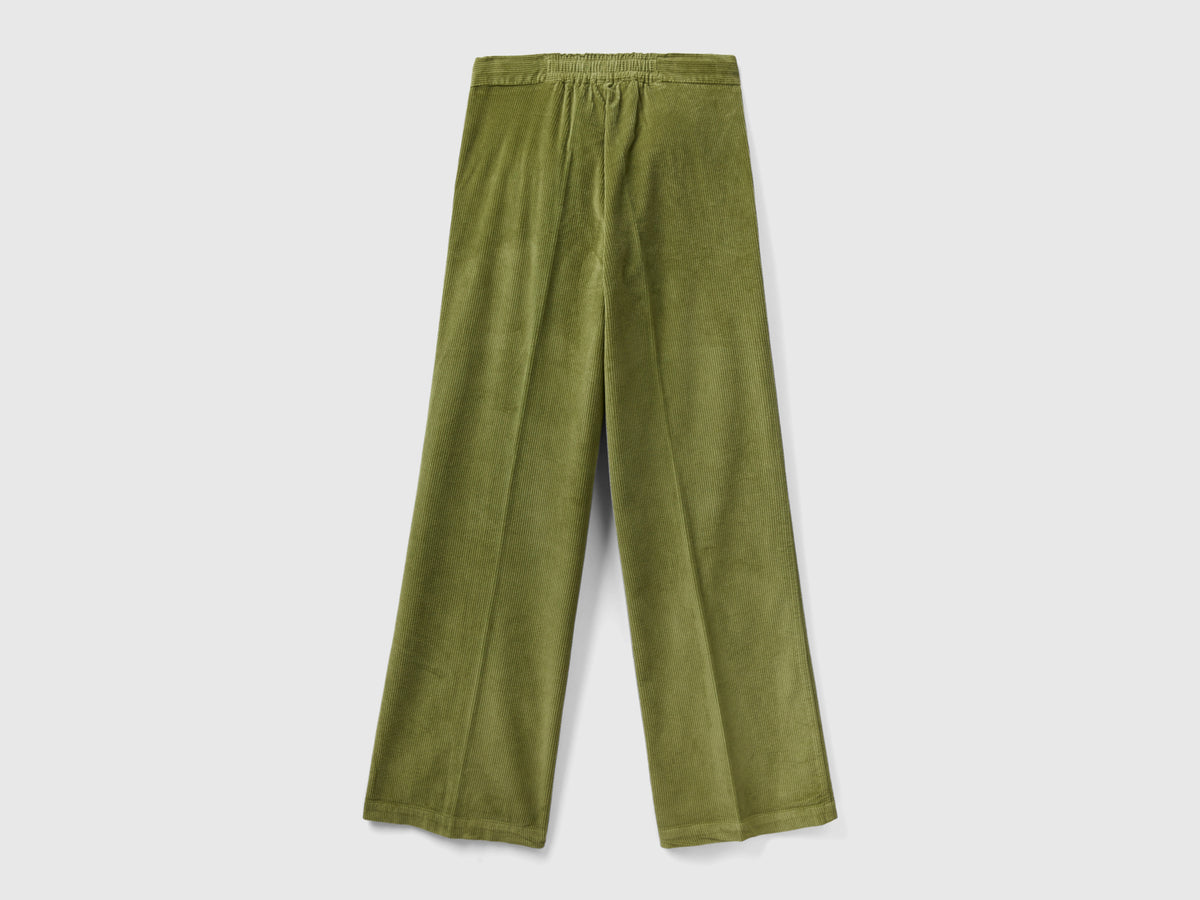 Pantaloni ampi in velluto