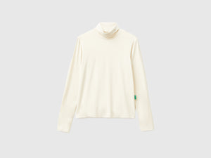 T-shirt dolcevita in viscosa stretch