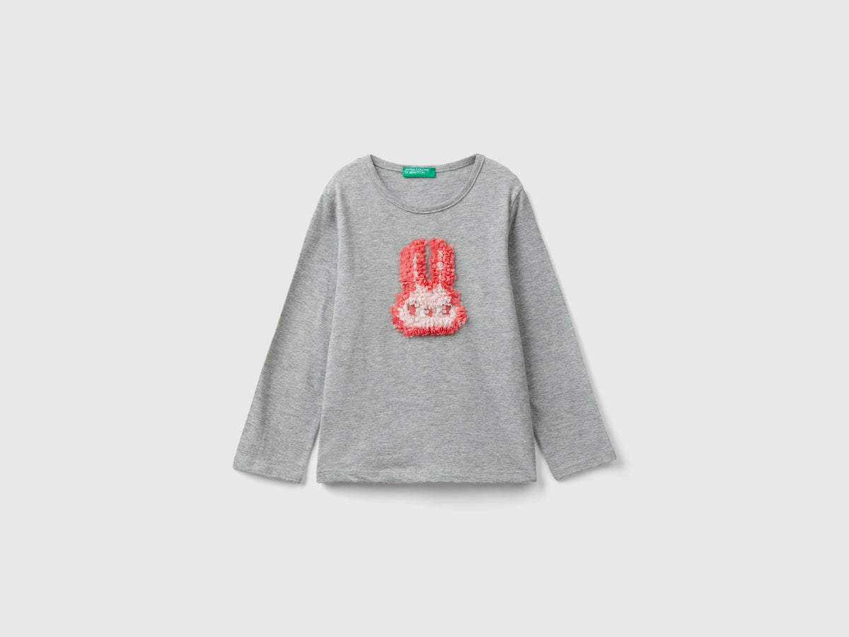T-shirt con applicazione effetto petali