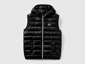 Gilet imbottito con cappuccio