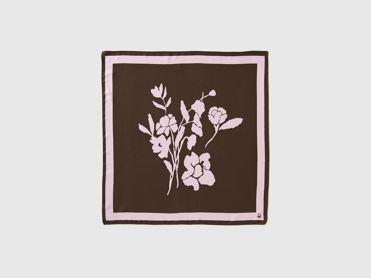 Foulard con stampa fiori