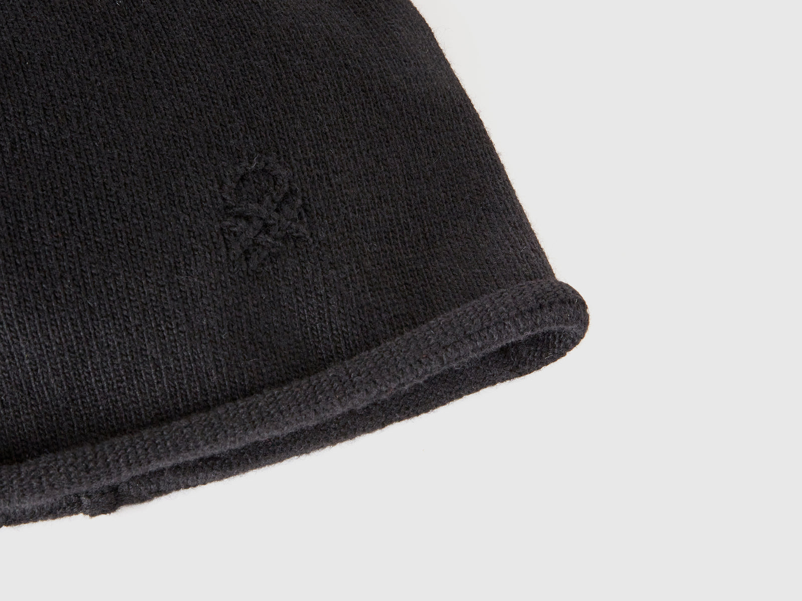 Cappello in misto cashmere da donna nero 3 | Benetton Outlet