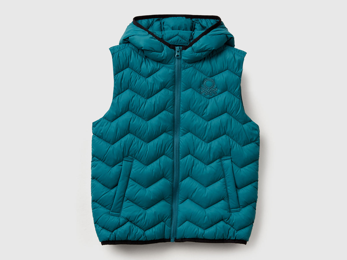 Gilet imbottito con cappuccio