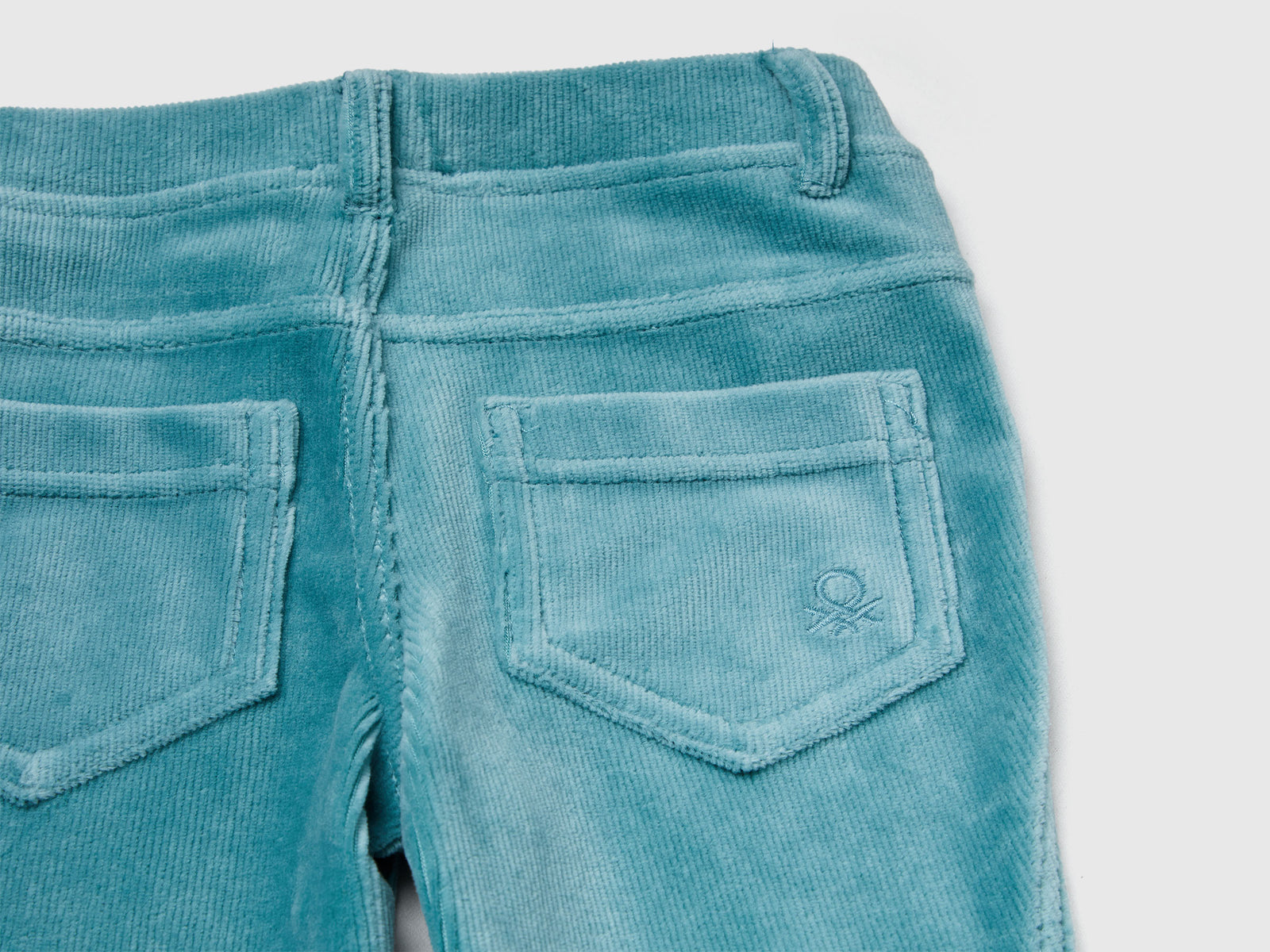 Pantaloni in ciniglia a costine da bimba celeste 3 | Benetton Outlet