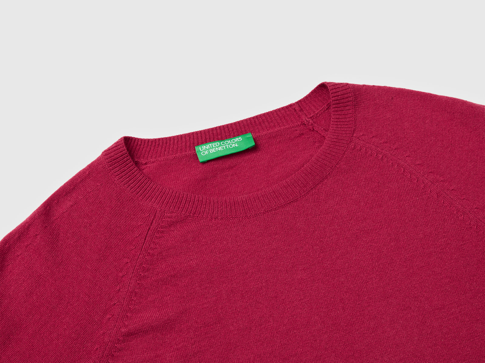 Maglia girocollo in misto lana e cashmere da donna fragola 3 | Benetton Outlet